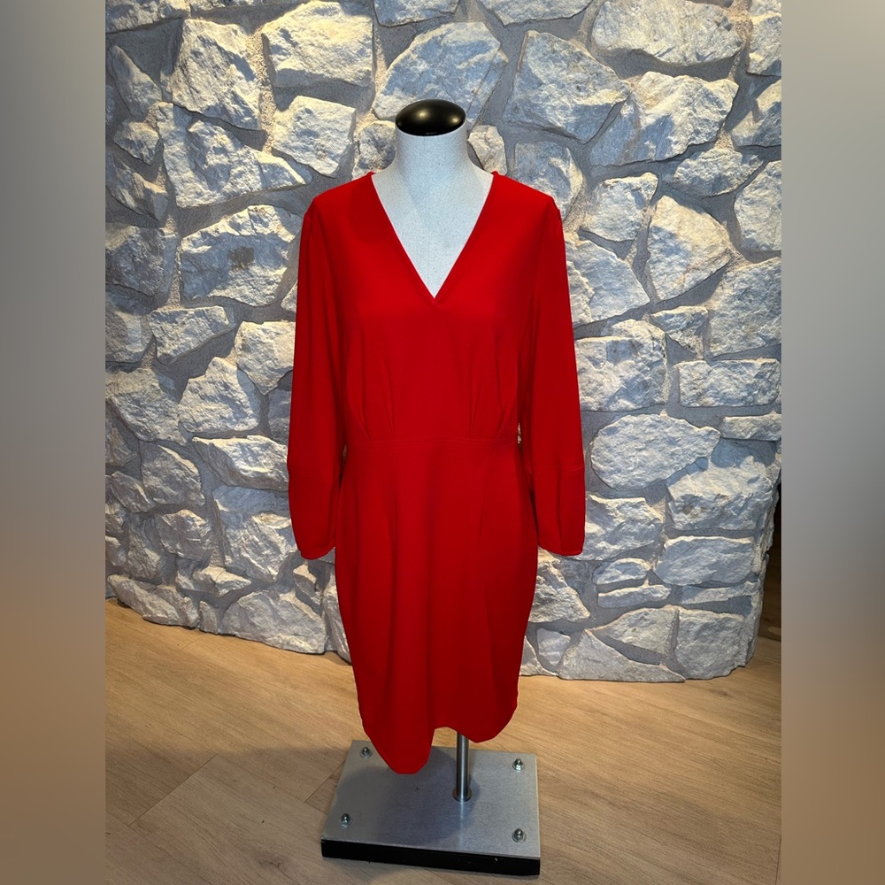 Red Donna Morgan, v-neck dress